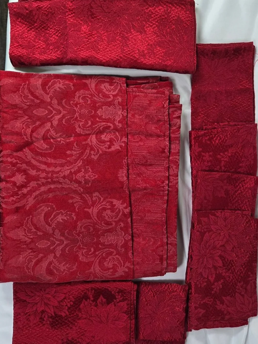Red Tablecloth + 8 Dinner Napkins - Damask Cloth TC= 96x55 Rectangle